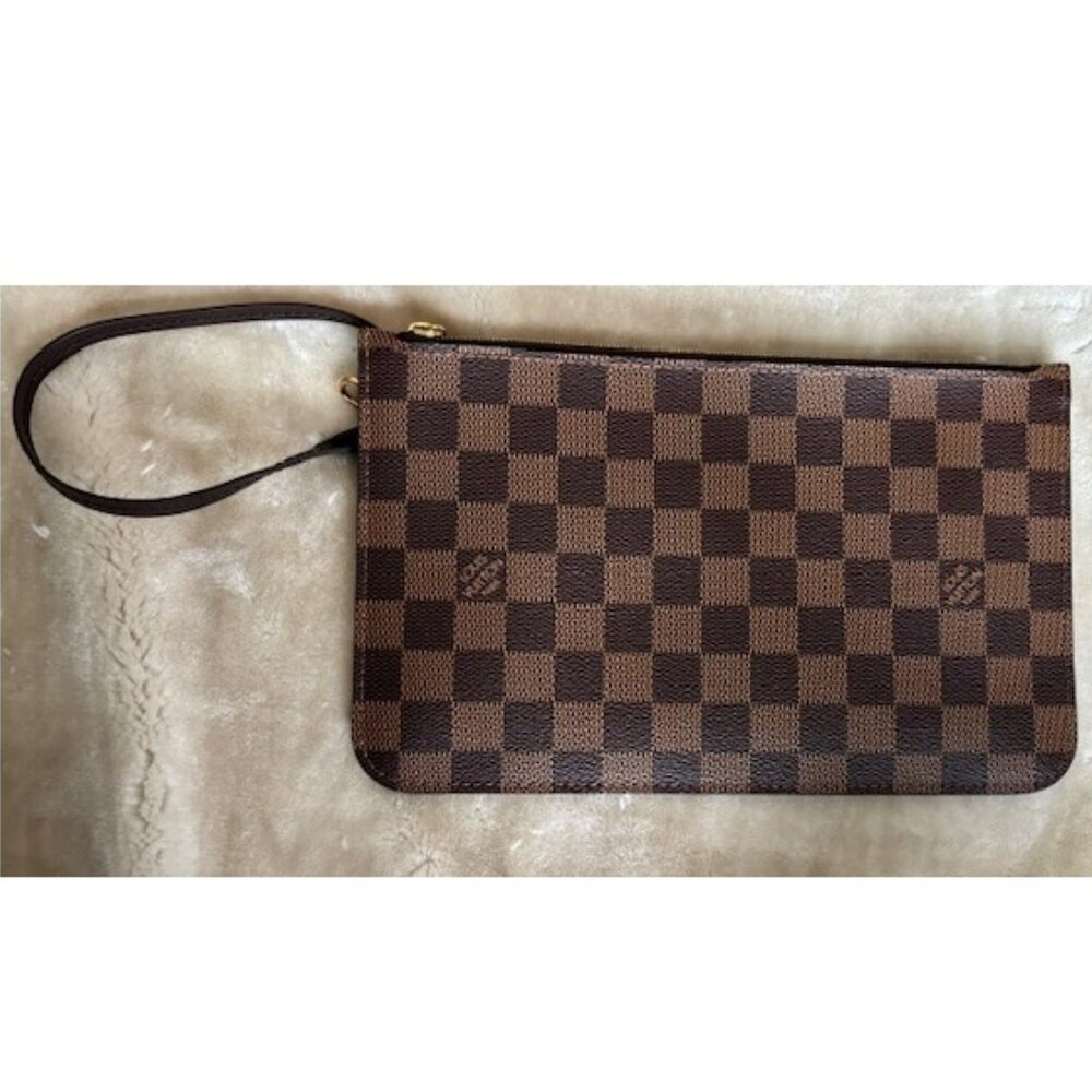 Louis Vuitton Neverfull MM Damier Ebene with Cerise interior - Picture 12 of 16